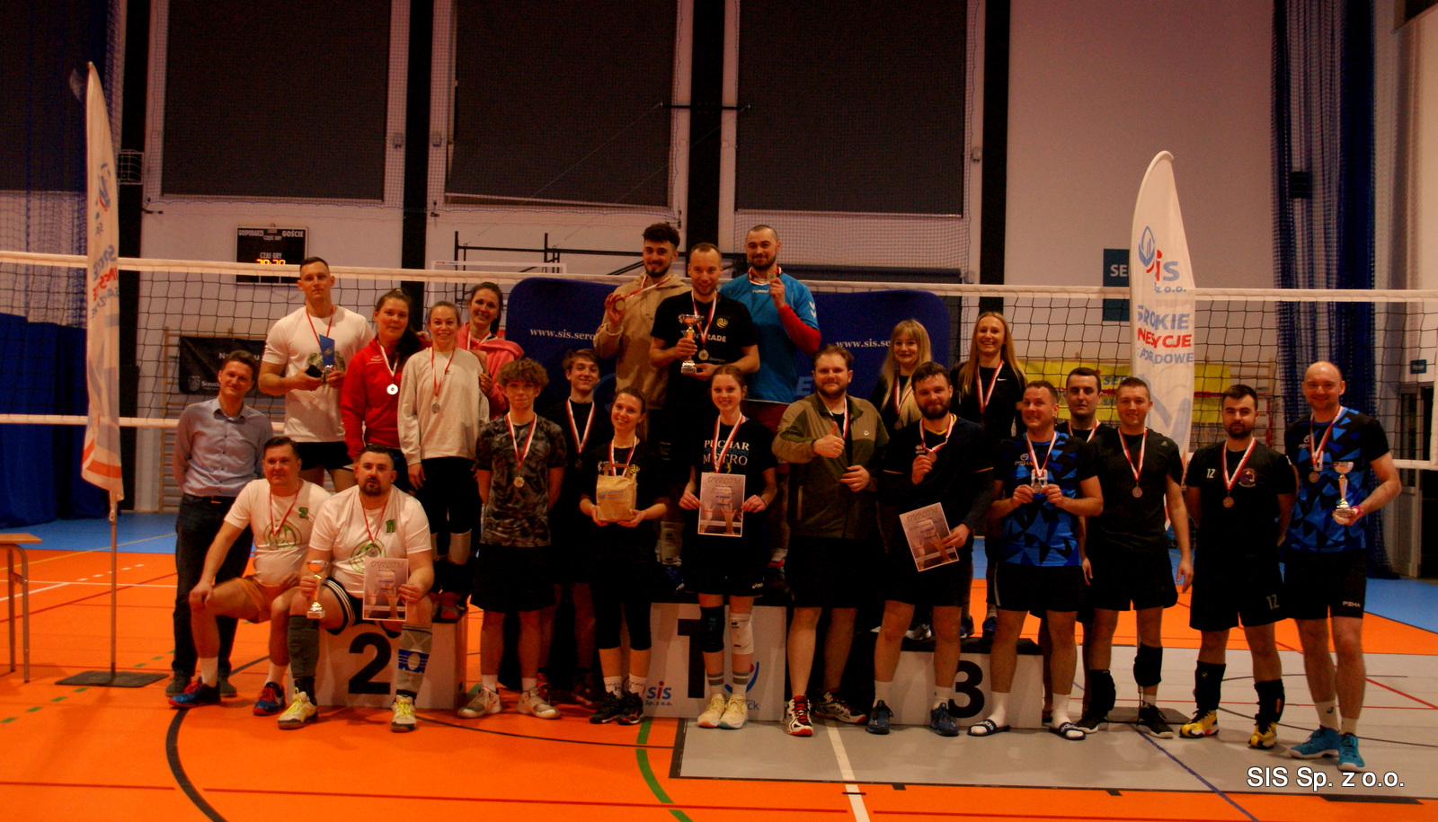 Cutline Beach Volleyball Team zwyciązcą Halowego Turnieju Piłki Siatkowej Open